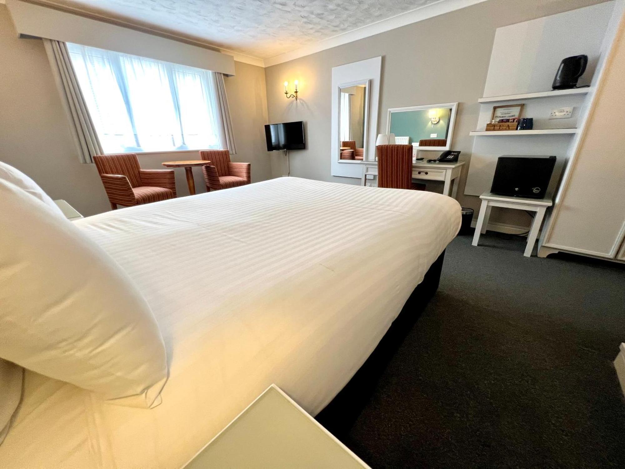 South Lawn Hotel Lymington Buitenkant foto