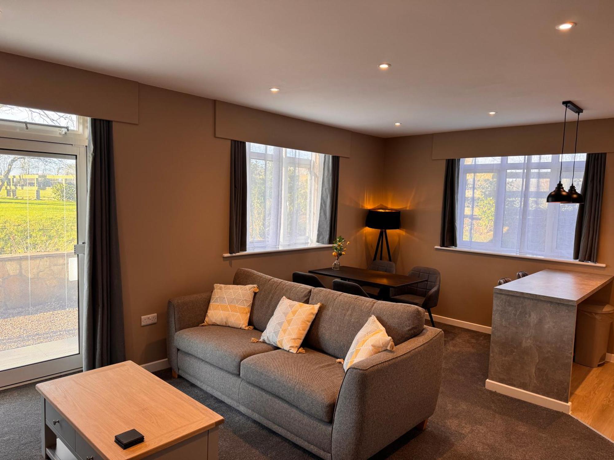 South Lawn Hotel Lymington Buitenkant foto
